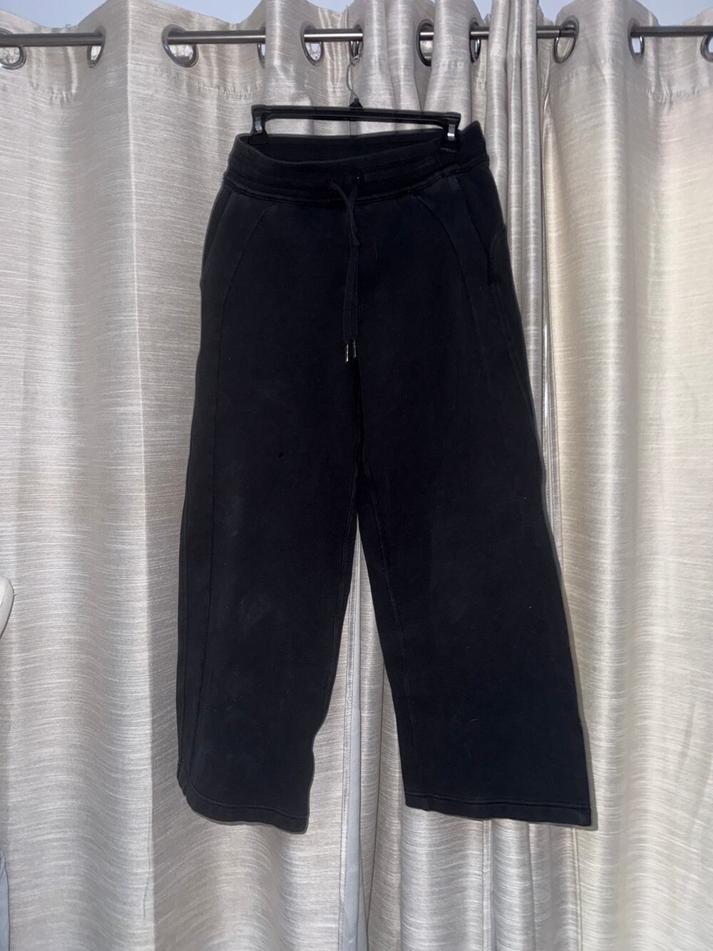 Lululemon High Rise Wide Leg Cropped Pant in Black Womens Size 6